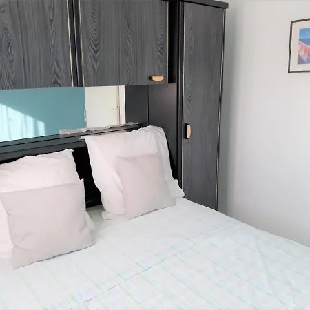 Apartment Imperia St Raphael, Au Calme, Vue Piscine, Climatise *