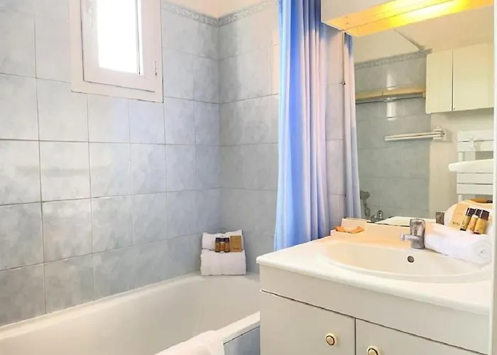 Appartement Imperia St Raphaël, Au Calme, Vue Piscine, Climatisé *