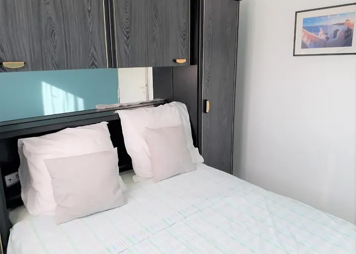 Apartamento Imperia St Raphaël, Au Calme, Vue Piscine, Climatisé *