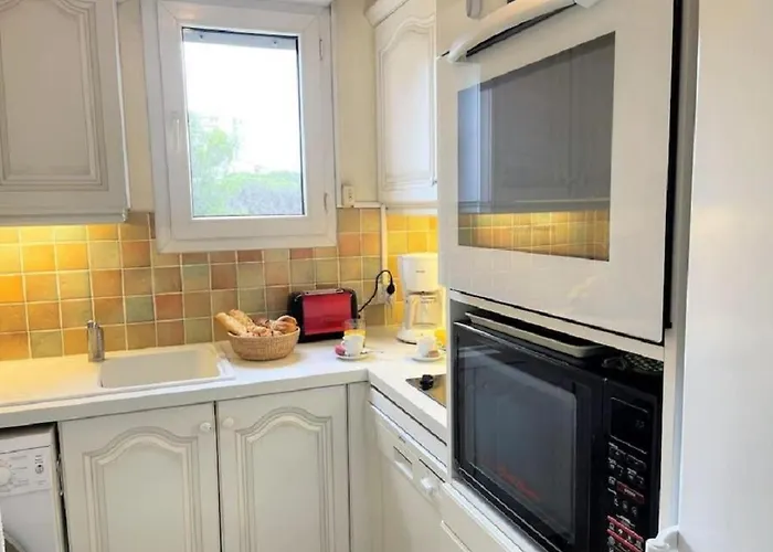 Imperia St Raphael, Au Calme, Vue Piscine, Climatise Apartament *